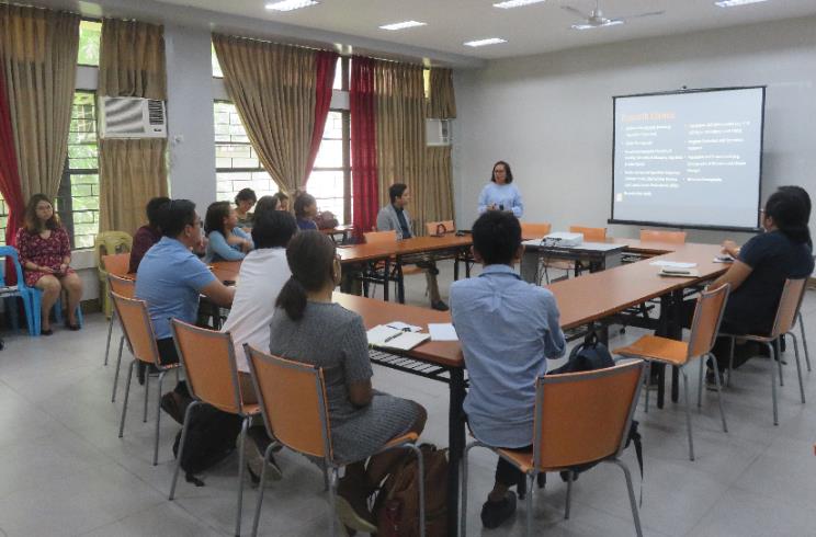 Dr. Nimfa Ogena introduces the UPPI to incoming students